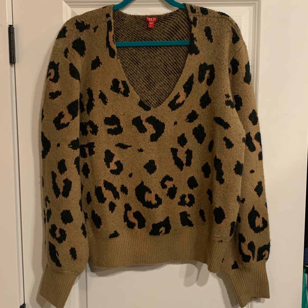Guess Woman’s Large V-neck Sweater.